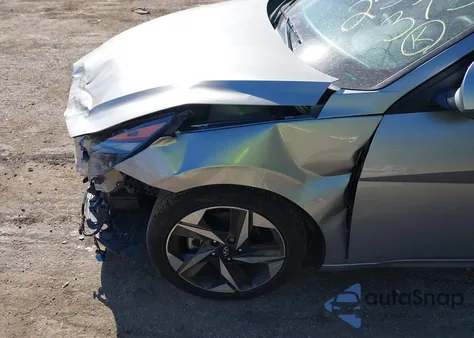 2023 Hyundai Elantra Sel z USA, uszkodzony, nr VIN 5NPLS4AG6PH107707